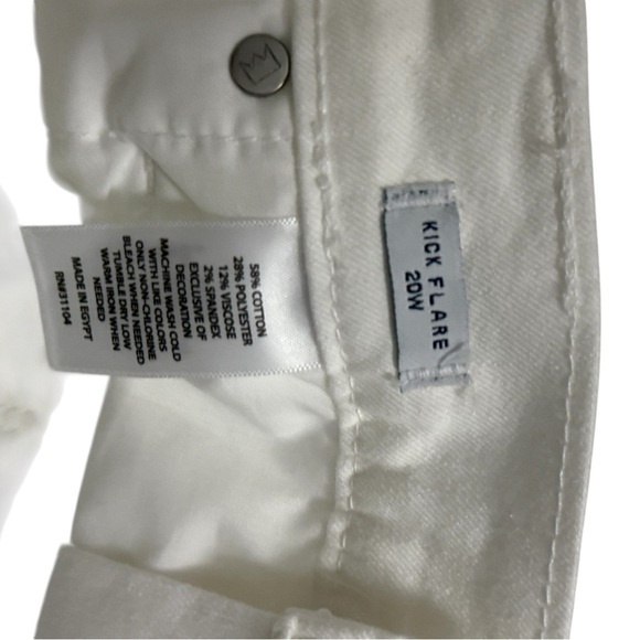 NWT Crown & Ivy Women’s Kick Flare Jeans - Size 20 - Picture 5 of 5